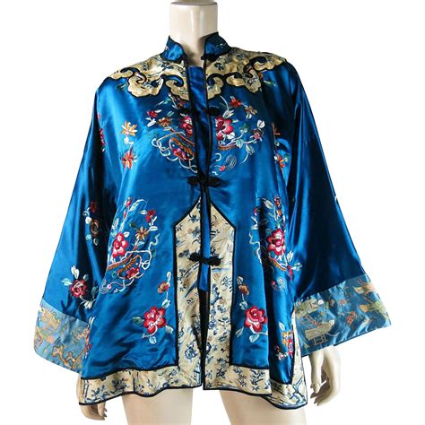 Vintage 1930's Embroidered Chinese Silk Robe With Exceptional Sleeve ...