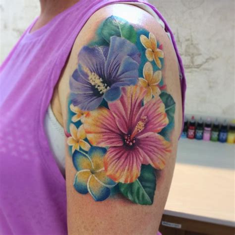 White ink plumeria | Hawaiian flower tattoos, Hibiscus tattoo, Tropical ...