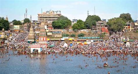 Lakhs warkari reaches in pandharpur on the occasion of ashadhi ekadashi