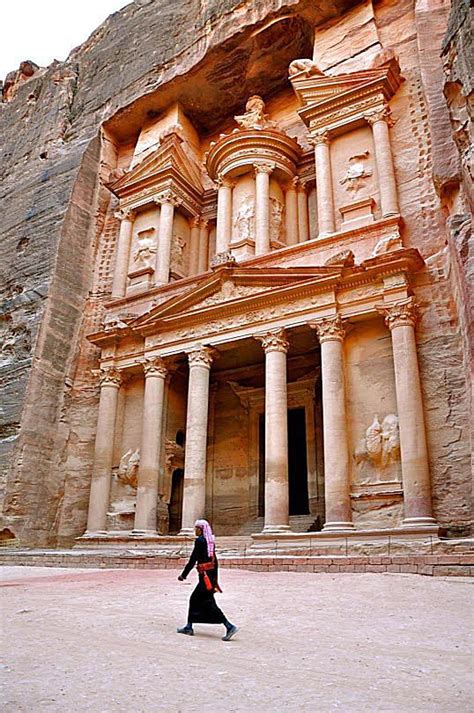 Adventure Destination: The Rose-Red City of Petra in Jordan