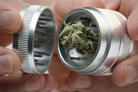 Weed Grinders: Which One’s Best for Me? - NuggMD