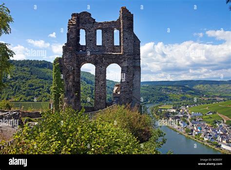 Ruin grevenburg hi-res stock photography and images - Alamy