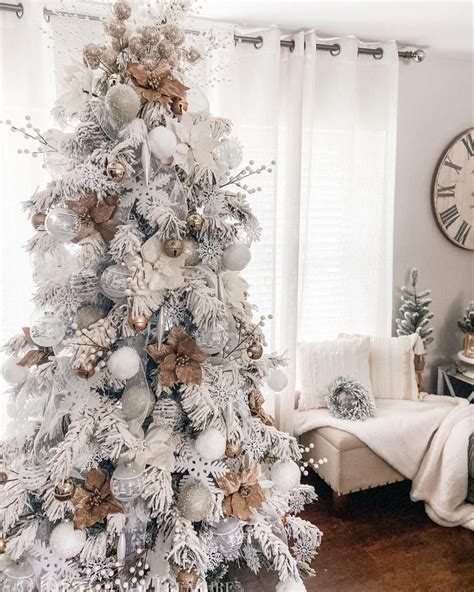 47 Stunning Christmas Tree Decor Ideas To Try Out For 2023