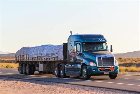 Flatbed Trucking - Surus Transport