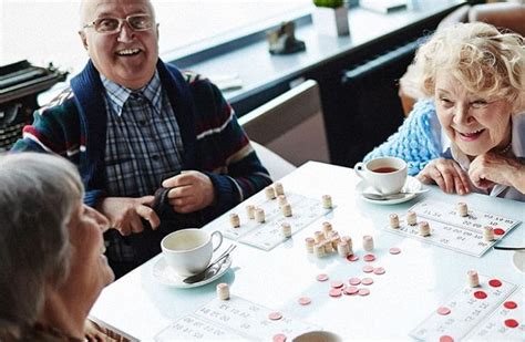 5 Top Bingo Benefits for Seniors: Game Types and How to Play