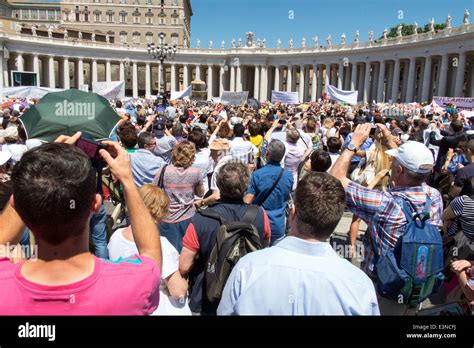 Pope Francis (very top) addressing the crowd in St Peters Square in ...