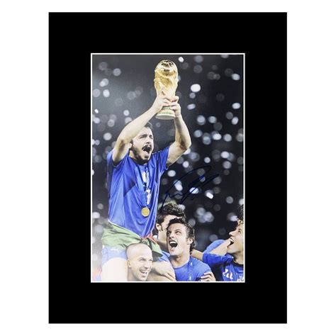 Signed Gennaro Gattuso Photo Display - 16x12 World Cup Winner 2006