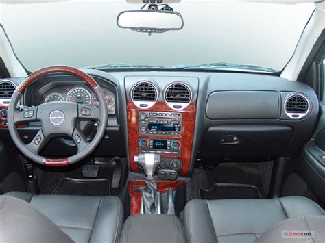 2007 GMC Envoy Interior | U.S. News & World Report