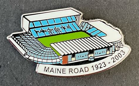 MANCHESTER CITY MAINE ROAD STADIUM 1903-2003 FOOTBALL SOUVENIR ENAMEL PIN BADGE - The Badgeman Shop