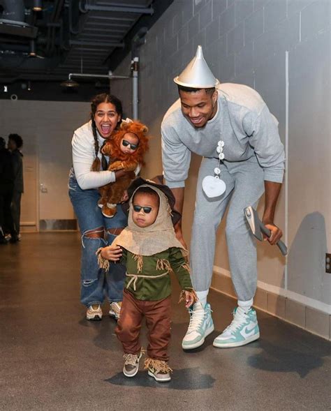 Best Photos of Giannis Antetokounmpo and His Family - Celebritopedia