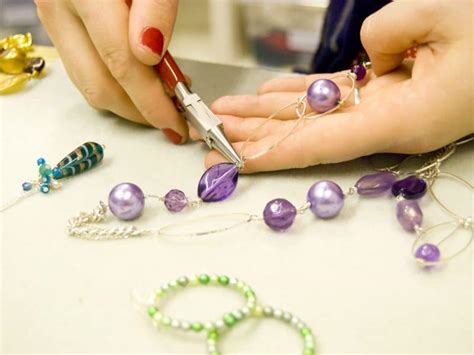 Best Glue for Jewelry Making in 2023 - Craftbuds