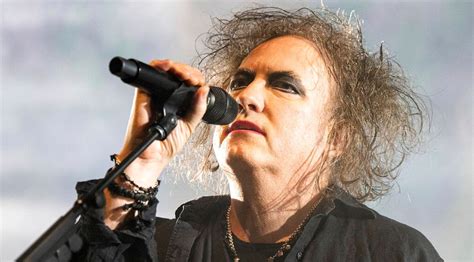 10 Best Robert Smith Songs of All Time - Singersroom.com