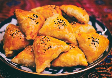 What are the main differences between Uzbek cuisine and its neighboring ...