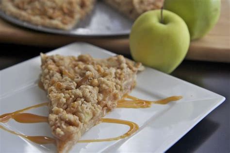 Caramel Apple Crisp Pizza Recipe