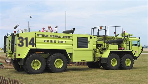 File:Wittman Regional Airport fire truck AV2005.jpeg - Wikimedia Commons