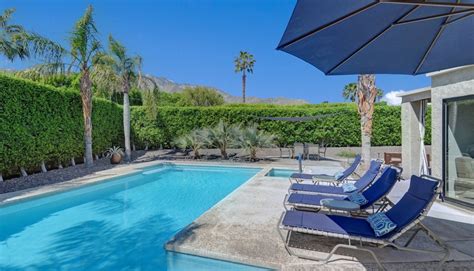 Luxury Vacation Rental Home | Palm Springs, CA | 3BR.2BA Modern ...