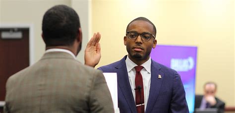 Dallas ISD board swears in new trustees, elects new officers | The Hub