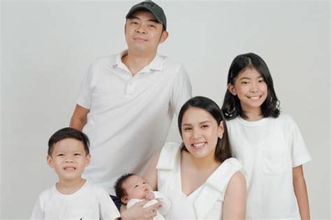 Neri Naig, Chito Miranda introduce daughter Pia | ABS-CBN News