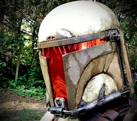 Helmet : Mandalorian