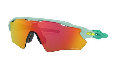 Best Women's Running Sunglasses | Running sunglasses, Oakley sunglasses ...