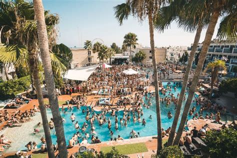 Pool Parties in Ayia Napa - The biggest and messiest day time events - Love Ayia Napa