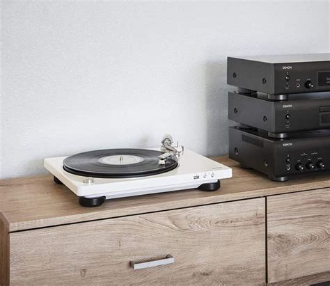 Denon® White Hi-Fi Turntable-DP450USBWT | Bjorn’s