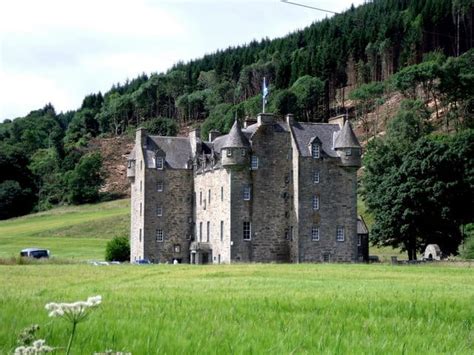 Castle Menzies in Aberfeldy, Perth and Kinross | Coast Radar