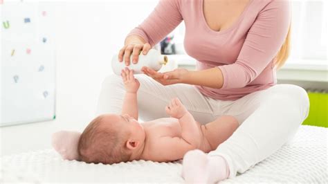 8 Best Massage Oil For Babies Reviews In 2024