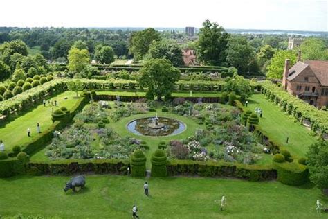 Hatfield House Gardens, opening times & Information - Great British Gardens