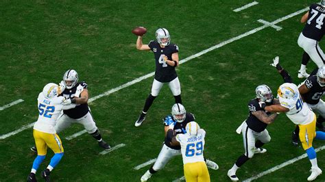 Derek Carr's 3 most improbable completions from Week 13 | Next Gen Stats