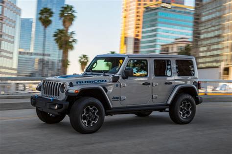 Jeep's Hybrid Wrangler 4xe is Electrifying | Naples Illustrated