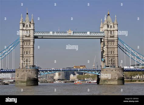 TOWER BRIDGE, DRAWBRIDGE BUILT AT THE END OF THE 19TH CENTURY AND ...