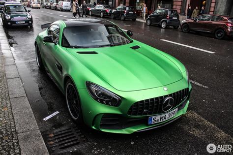 2017 Mercedes-AMG GT R Spotted Flaunting Its AMG Green Hell Magno Hue in Berlin - autoevolution