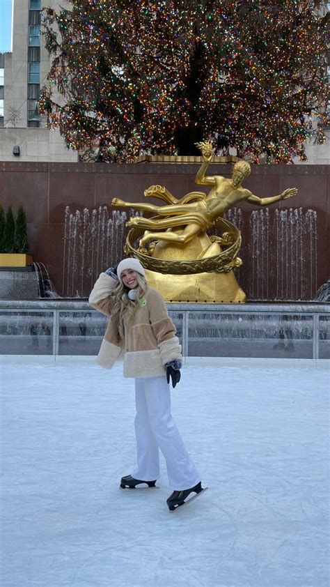 Ice skating Rockefeller center | New york pictures, New york winter, New york christmas