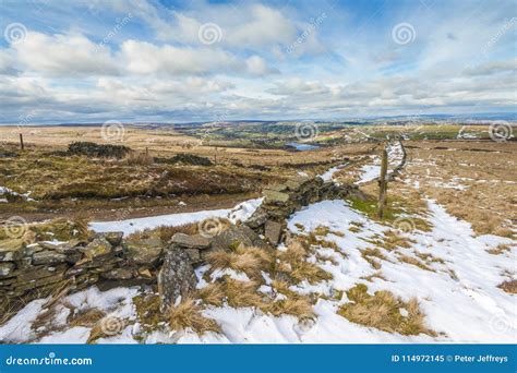 Winter yorkshire landscape stock image. Image of halifax - 114972145