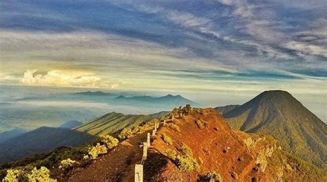 Deretan Gunung di Bogor Yang Siap Kamu Explore - Gunung