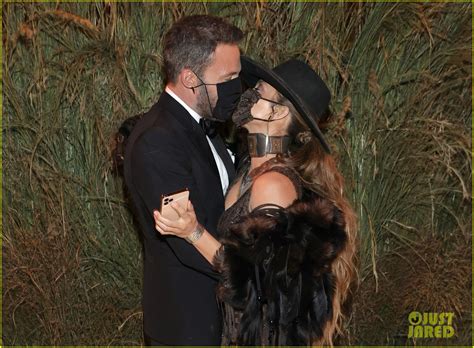 Ben Affleck Joins Jennifer Lopez at Met Gala 2021 as They Pack on PDA ...