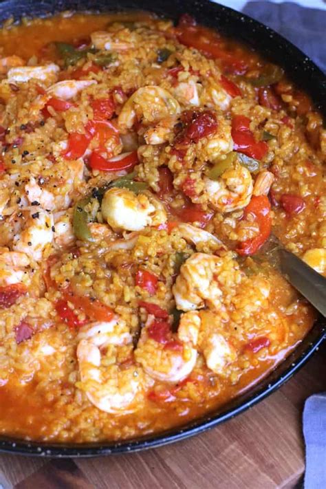 Best Spanish Seafood Paella - SueBee Homemaker