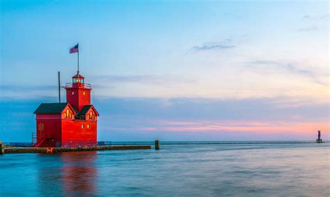 The 14 Most Beautiful Michigan Lighthouses