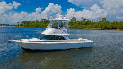 35 Bertram B Flybridge Sportfish 2018 "Motor Mile" | HMY Yachts