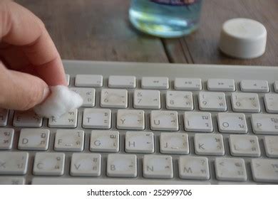 Cleaning Dirty Computer Keyboard Stock Photo 252999706 | Shutterstock