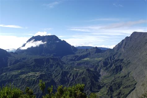 Hiking Réunion’s Cirque de Mafate - Africa Geographic