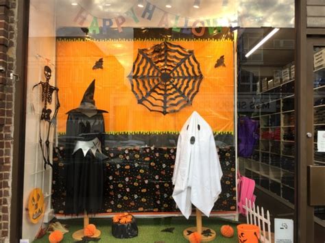 100+ Creative Halloween Window Displays, Ideas & Designs | Zen Merchandiser