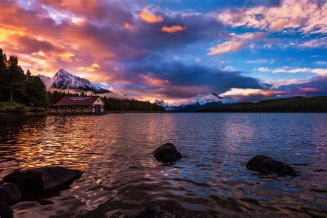 Sunrise Surprise at Maligne Lake - Travel Caffeine