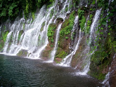 Have Book, Will Travel: Los Chorros de Calera, El Salvador