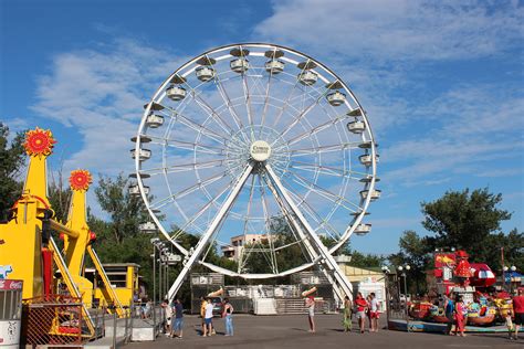 File:Ferris Wheel formerly of Cypress Gardens in Mamaia, Romania.jpg - Wikimedia Commons