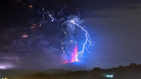 Volcanic Lightning Wallpaper (64+ images)