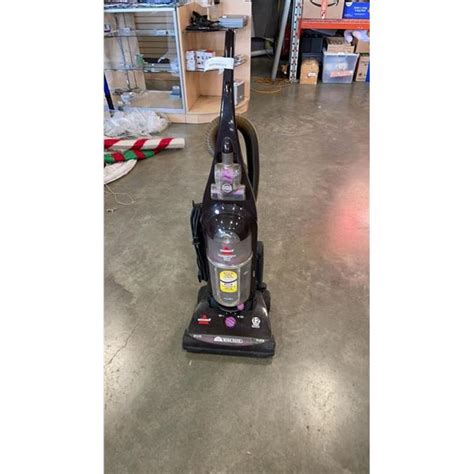 BISSELL CLEANVIEW HELIX DELUXE VACCUM - Big Valley Auction