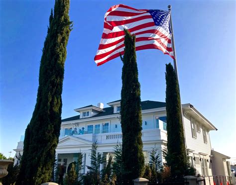 Anaheim White House Restaurant - Review and Experience