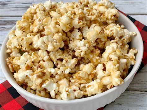 Maple Popcorn Recipe: Homemade Sweet & Crunchy Fall Snack